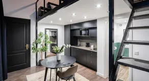 E41 - Trendy Boutique Apartments - Prime Spot by BQA - Image 3