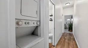 Stylish Home- Mins to St Josephs Hospital & DT - Image 5