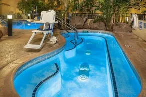 FairBridge Hotel by Concord Plaza - Image 4