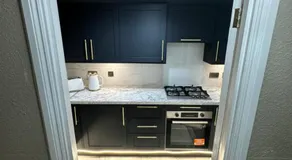 Modern 2 Bedroom House Near London City Airport, Excel, O2 & DLR with FREE Parking & Privet Entrance - Image 4