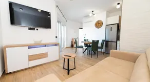 Modern apartment with swimming pool - Image 2