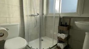 Skyway Suites Luton - Image 5
