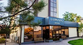 Lumarc Hotel - Image 2