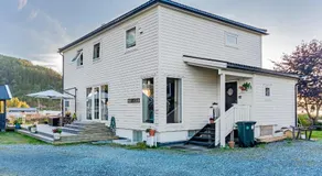 Strandheimen Guesthouse - Image 3