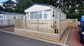 Willows Lodge with self contained garden - Image 3