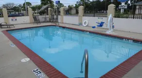 Executive Inn & Suites West Columbia - Image 5