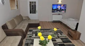 Golden House Apartments - Image 2