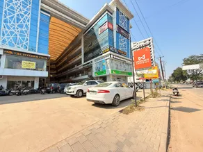 Hotel Radhe Sky - Image 2