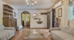 Maison adaptée aux familles avec terrasse, piscine et barbecue | Vue montagne | Avec animaux acceptés - Image 2