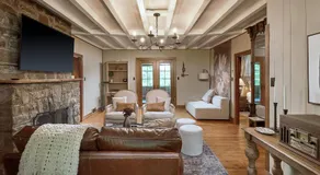 Luxuriously Restored Farm Cabin - Image 2