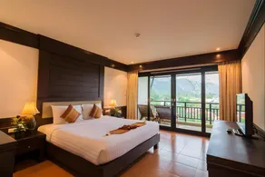 The Duchess Hotel - Image 2