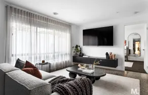 Modern Spacious 4BR + Pool - 5mins drive Airport Long Term Availabale Please contact within - Image 2