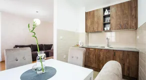 Thomas Residence - Image 4