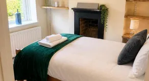 Beautiful Town centre cottage, Pets welcome - Image 2