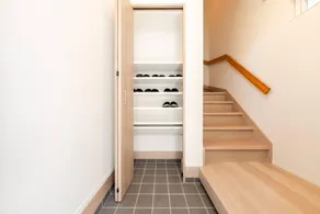 M3 Corner Room 1 (1st-3rd floor) Building - Image 5