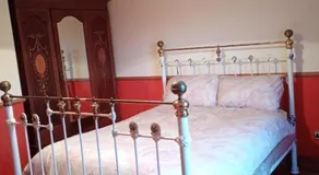 Shamrock House - Image 2