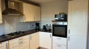 Chartsworth 4 Bedrooms Spacious House - Image 3