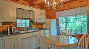 Grapevine Cabin by Amish Country Lodging - Image 3