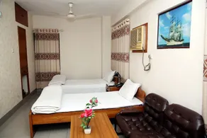 Hotel Royal Palace - Image 2