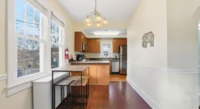 DC Area Bungalow Near Shops and Dining home - Image 4