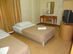 Pristine Hotel - Image 5