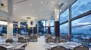 Waveside hotel - Image 5