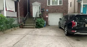 Spacious Modern 3BR2BA Free Parking Near NYC - Image 5