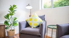 Esperanza Gardens - A Stylish Victorian Studio - Image 4