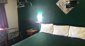 Cooper Motel Tuscola - Image 2