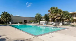 Eco Inn Suites by Hotel O Baytown - Image 5