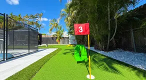 The LuxeLanding MIA- Swimming pool, Oasis Lounge, Mini Golf, BBQ and Hibachi Grill , and Outdoor Games - Image 3