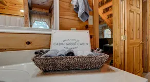 The Willow, Secluded and Cozy country cabin - Image 4