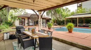 Walk to Beach! Romantic 'Deja View' Apt in Biloxi - Image 3