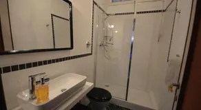 Casa Tra Il Verde E Il Blu - Image 2
