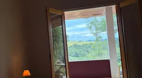Casa alto padrão 4 Suítes na montanha com vista espetacular - Image 2