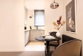 Splendid Apartment near City Centre - Image 5
