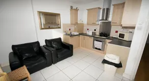 MARLEY MANSIONS APARTMENT - Clarendon - Image 5