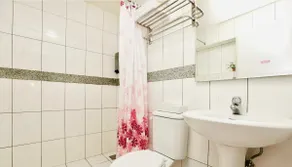 Nightmarket Inn (Lantian Room) - Image 4