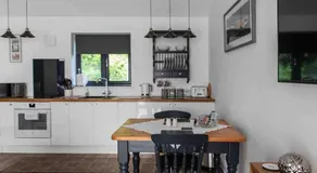 Open plan Stylish Apartment in rural Kent - Image 3