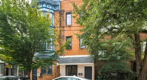 2br in Heart of Queen Village Walk To Everything - Image 3