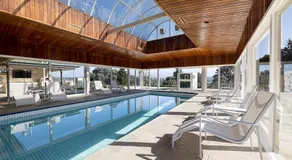 Cloudcrest Estate | Pool, Tennis, Golf & Kangaroos - Image 4