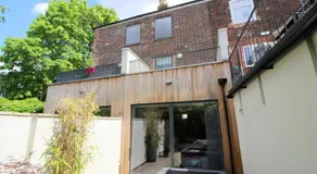 Unique Central Town House - Image 4