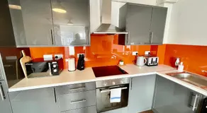 Stylish 2 Bed Riverside Flat, Single or Kingsize beds, Free Parking - Image 3