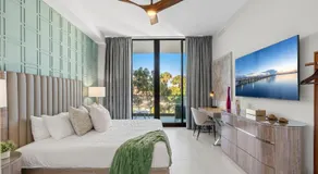 Harbor Island Beach Club - Luxury Waterfront Apartments with Views Pool Dock Private Beach Access - Image 2