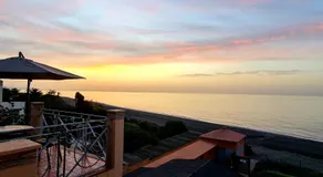 Exclusive Beachfront Penthouse - Image 5