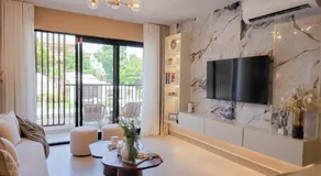 Luxury Apartment Downtown - Image 2