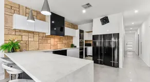 KENNEDY EXECUTIVE TOWNHOUSE - Image 5