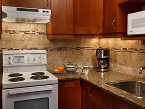 Abbeymoore Manor Bed & Breakfast Inn - Image 4