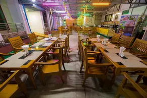 Ten Mile Hotel - Image 3