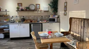Hunstanton Beachside Glamping - Shepherd Huts & Bell Tents Dog Friendly - Image 5